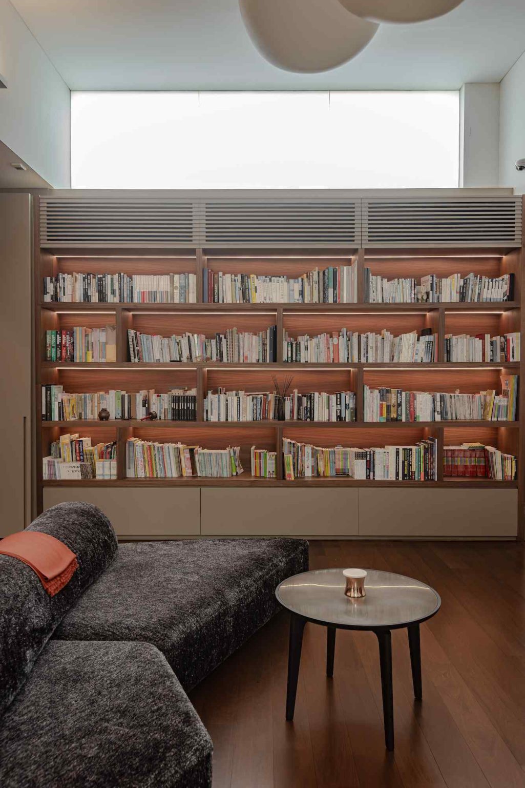 8A Coronation Drive Library